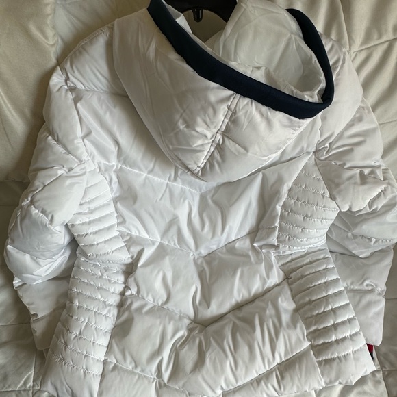 Perry Ellis White Hooded Puffer Jacket - Picture 5 of 5